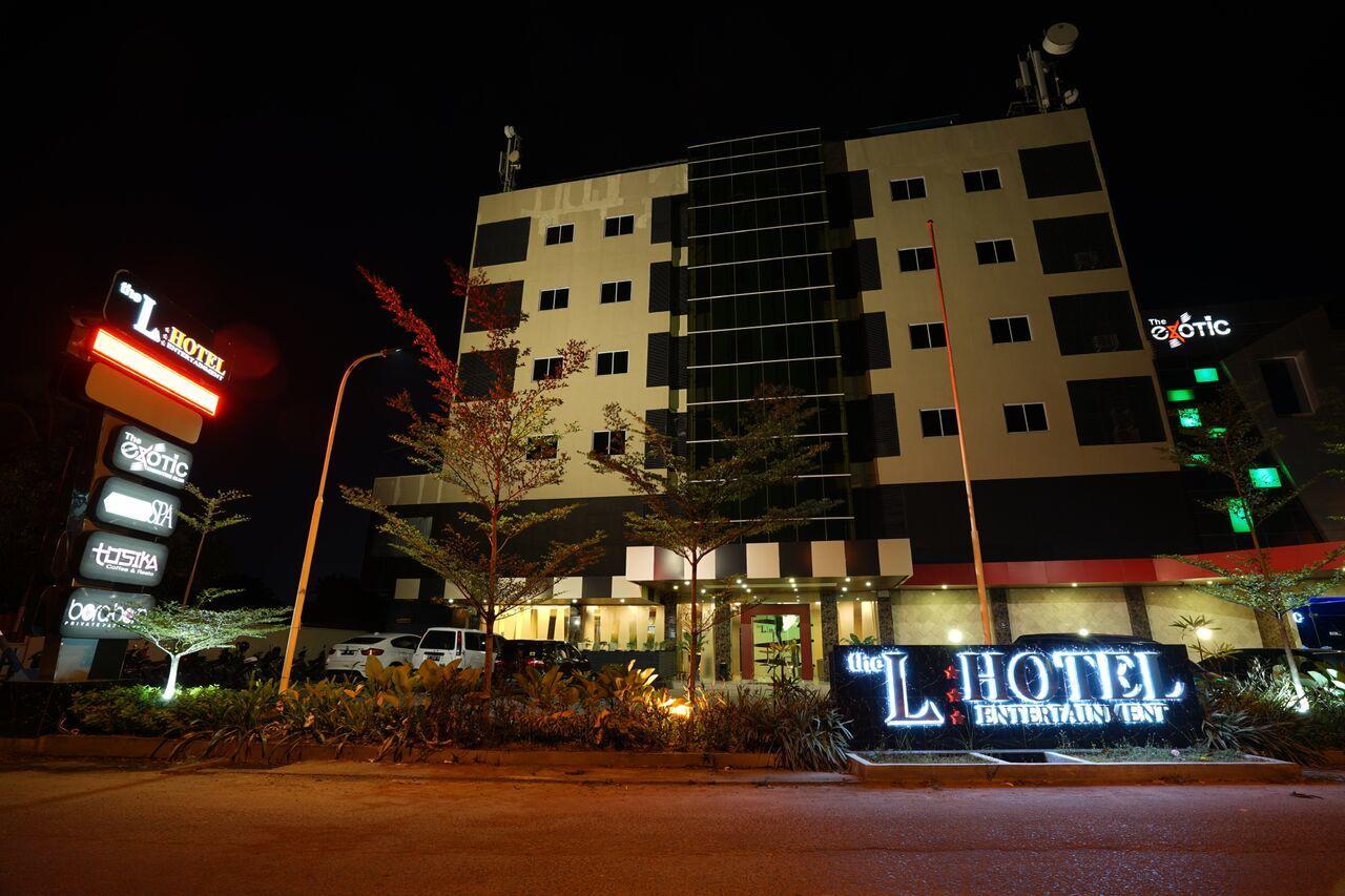 The L Hotel Entertainment Batam Exterior photo