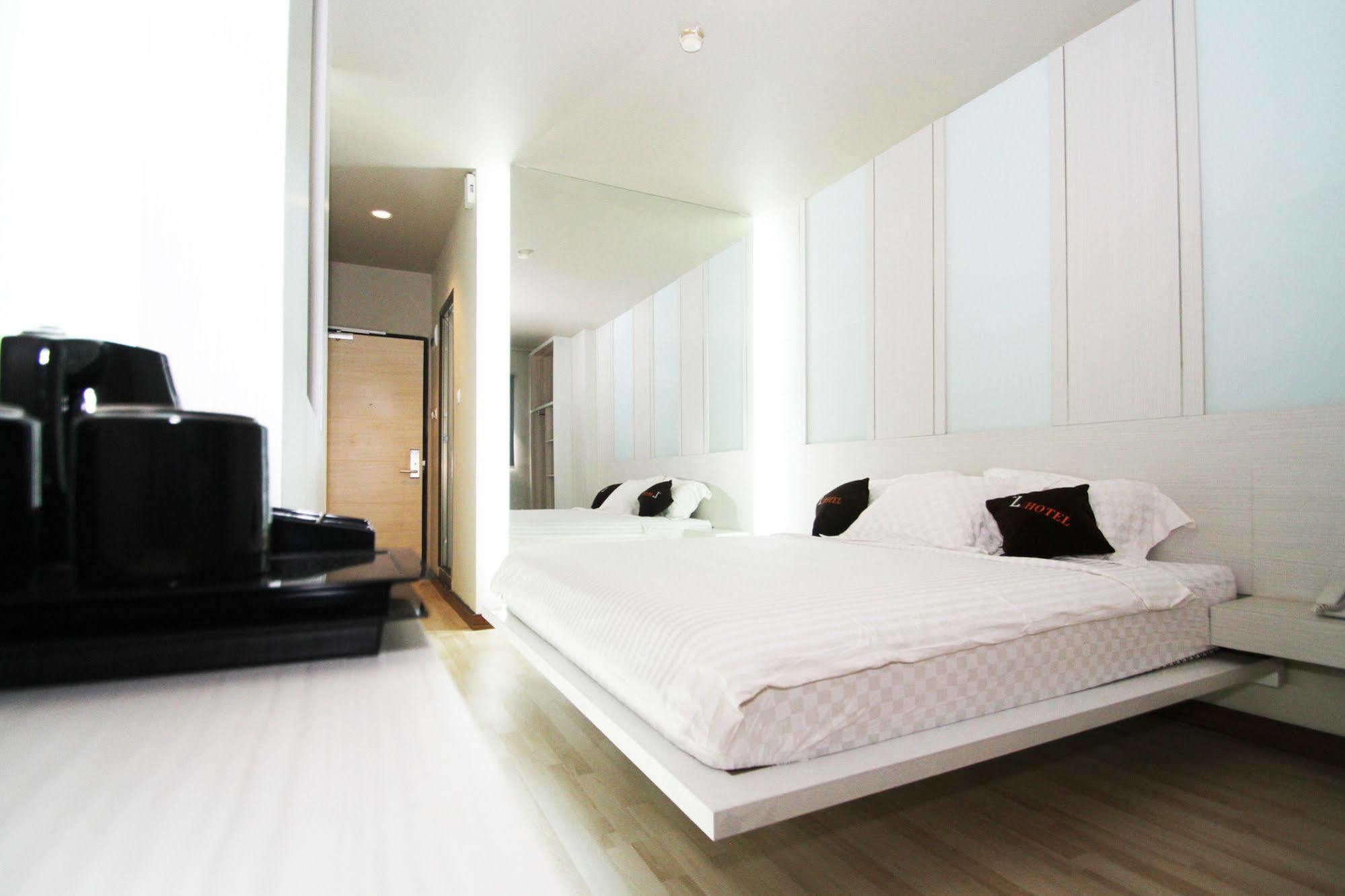 The L Hotel Entertainment Batam Exterior photo