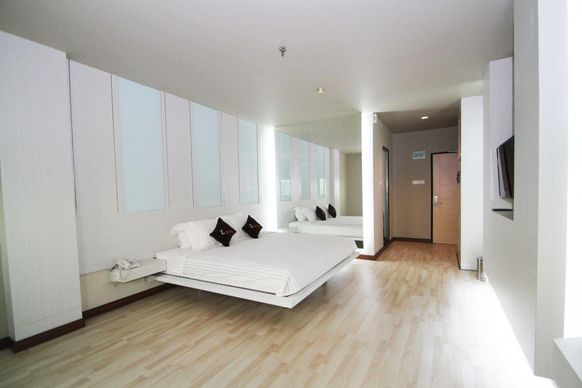 The L Hotel Entertainment Batam Exterior photo