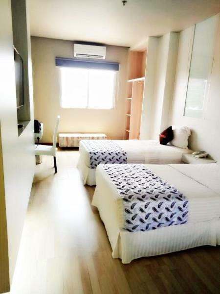 The L Hotel Entertainment Batam Exterior photo